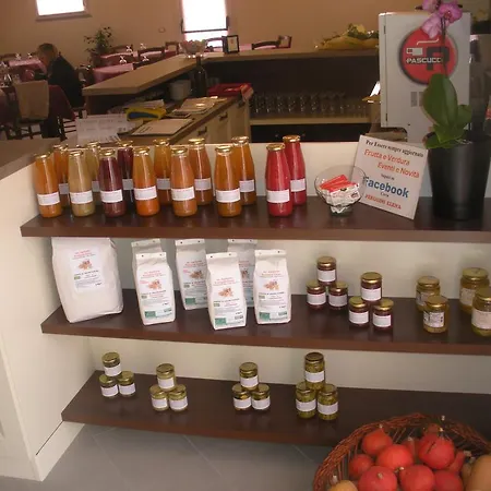 Agriturismo Perugini Bed and Breakfast Τσεζένα
